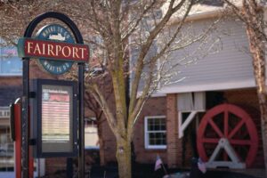 The town of Fairport's "where to go" sign.